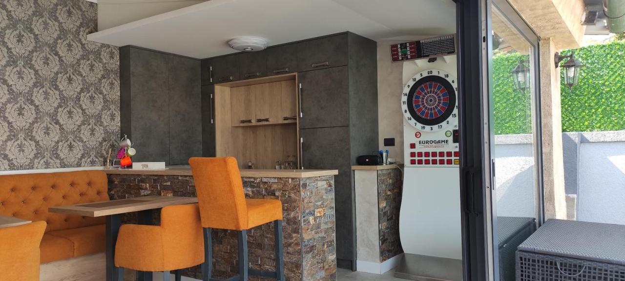 Lux Vila Aleksandar Sremska Kamenica Esterno foto
